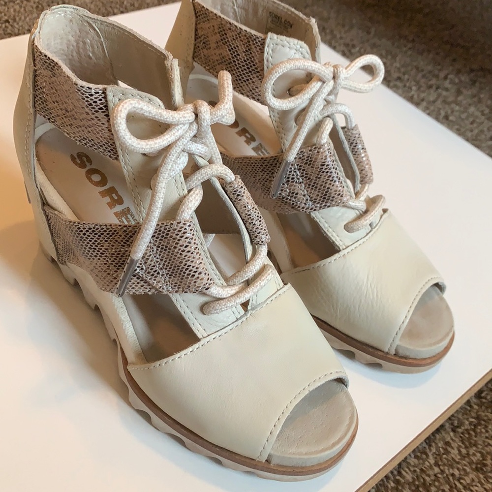 Sorel Joanie Lace Wedge Sandal in Sea Salt Sz. 6.5